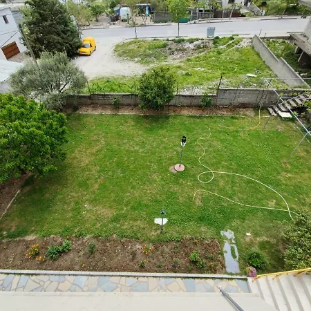 Cheerful 2 Bedroom With Free Parking.