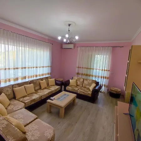 Cheerful 2 Bedroom With Free Parking. * Gjirokastër