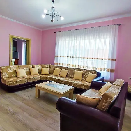 Cheerful 2 Bedroom With Free Parking. Gjirokastër