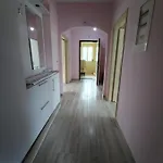 Cheerful 2 Bedroom With Free Parking. *