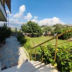Cheerful 2 Bedroom With Free Parking. * Gjirokaster