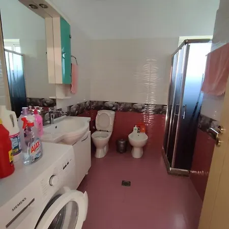 Appartement Cheerful 2 Bedroom With Free Parking.