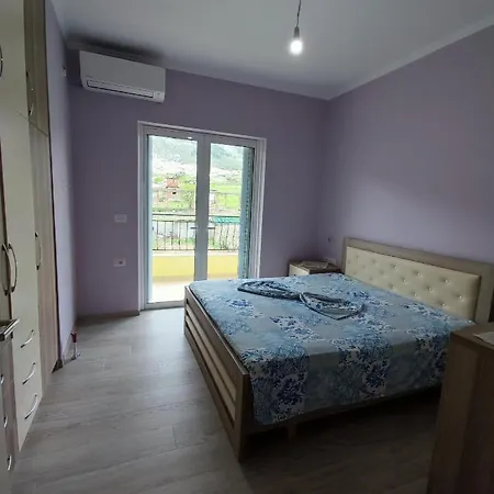 Cheerful 2 Bedroom With Free Parking. *