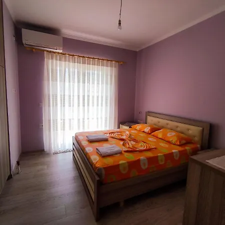 Cheerful 2 Bedroom With Free Parking. Appartement *