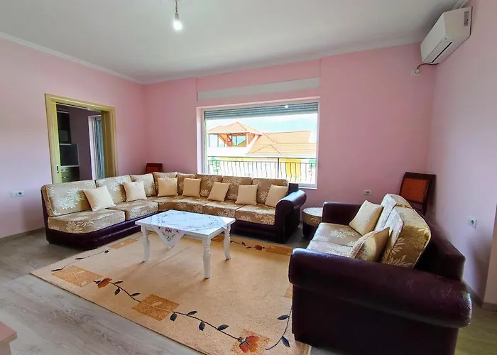 Cheerful 2 Bedroom With Free Parking. * Gjirokaster