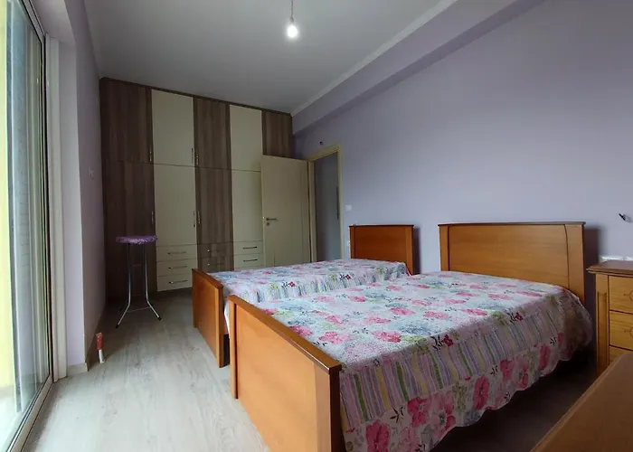 Cheerful 2 Bedroom With Free Parking. * Gjirokastër