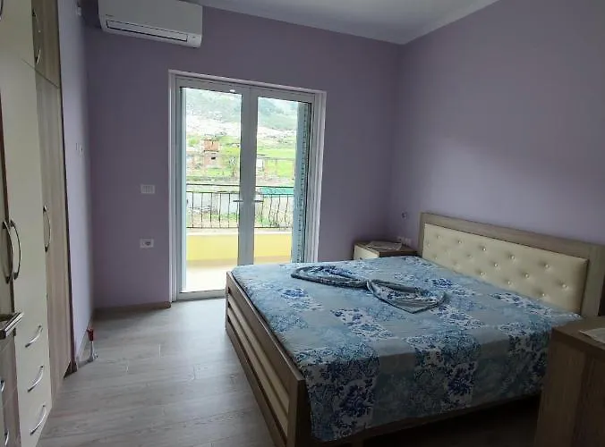 Cheerful 2 Bedroom With Free Parking. *