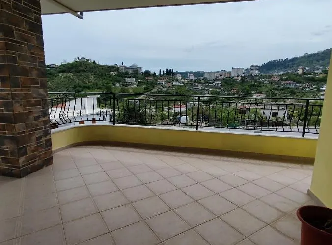 Cheerful 2 Bedroom With Free Parking. Appartement *