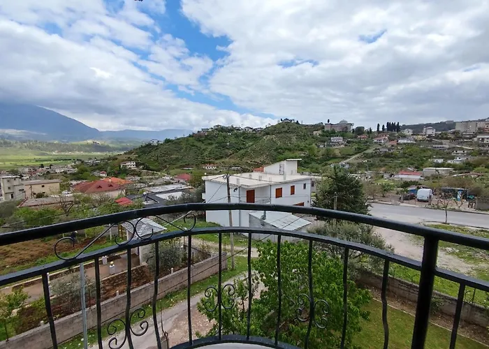 Cheerful 2 Bedroom With Free Parking. * Gjirokaster