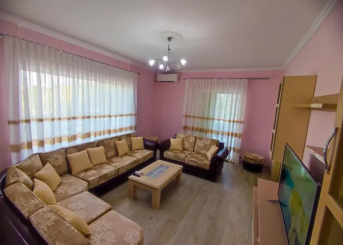 Cheerful 2 Bedroom With Free Parking. * Gjirokaster